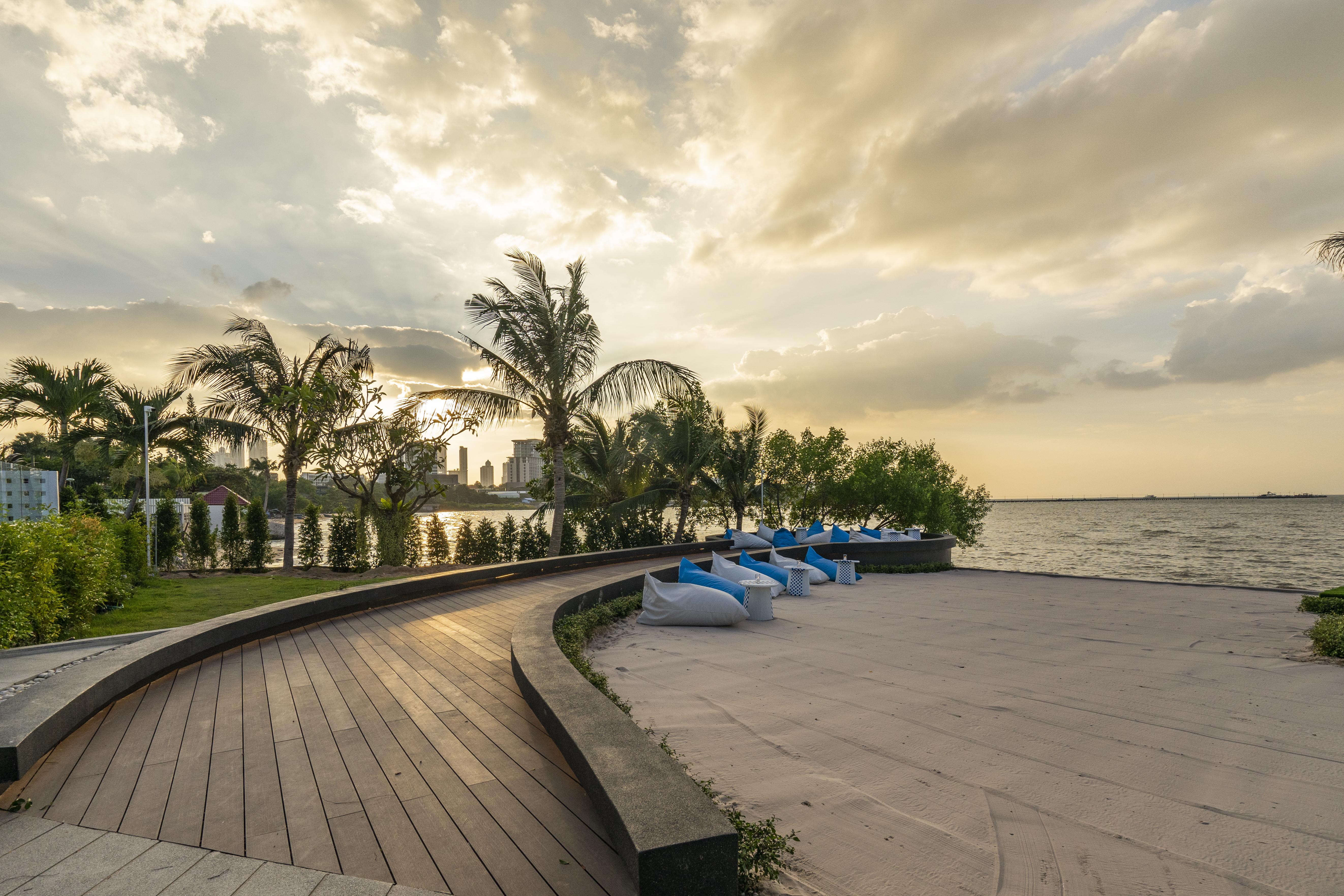 Отель Naklua Beach Resort